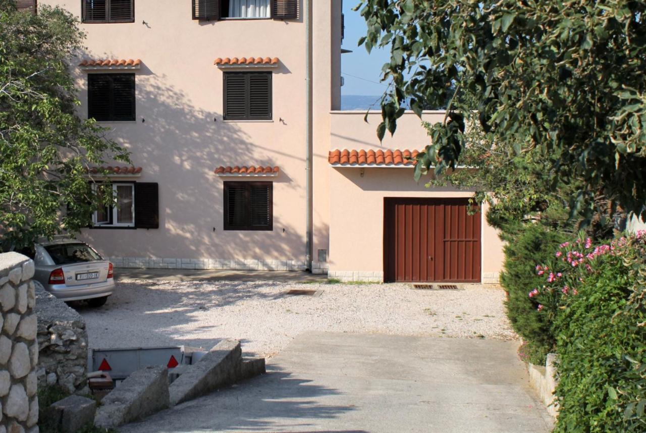 Apartments With A Parking Space Novi Vinodolski - 5587 Екстериор снимка