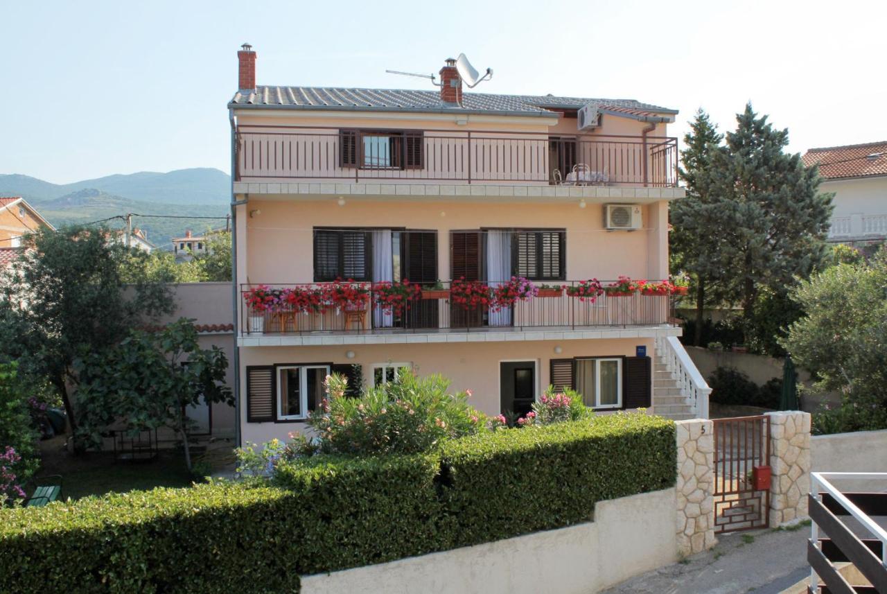 Apartments With A Parking Space Novi Vinodolski - 5587 Екстериор снимка