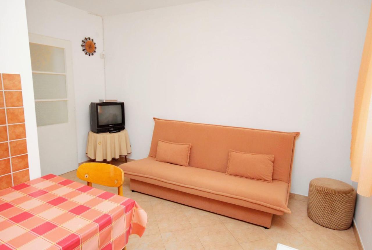 Apartments With A Parking Space Novi Vinodolski - 5587 Екстериор снимка