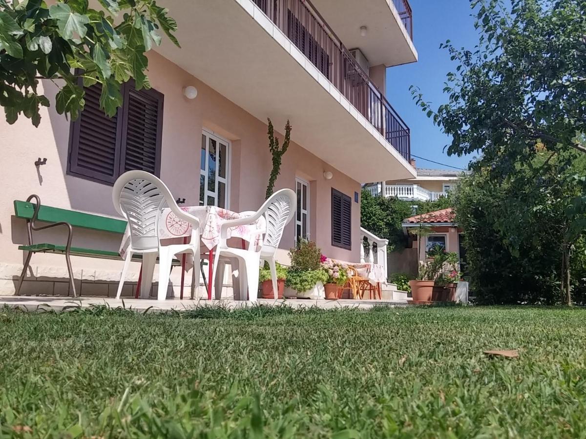 Apartments With A Parking Space Novi Vinodolski - 5587 Екстериор снимка