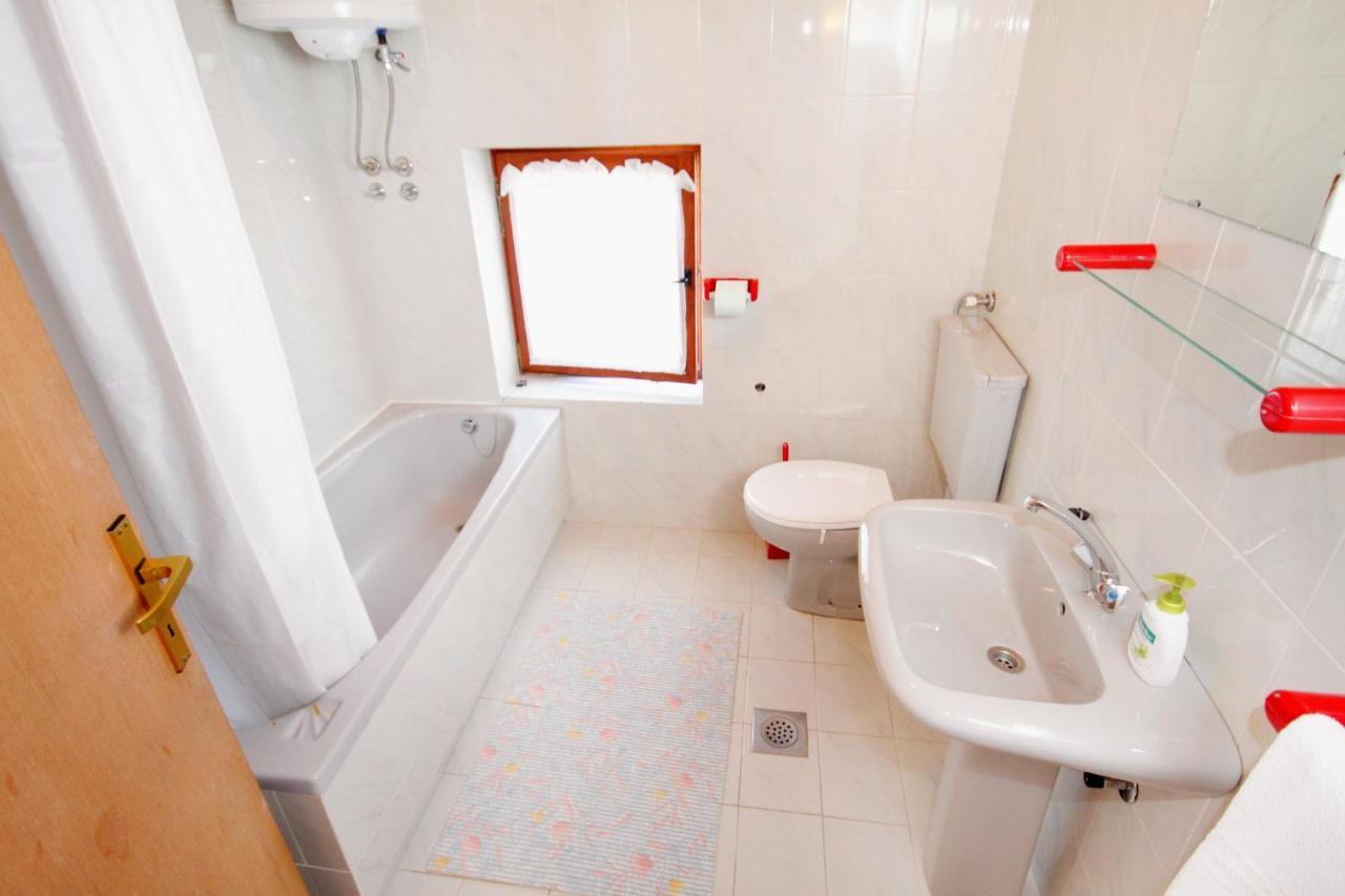 Apartments With A Parking Space Novi Vinodolski - 5587 Екстериор снимка